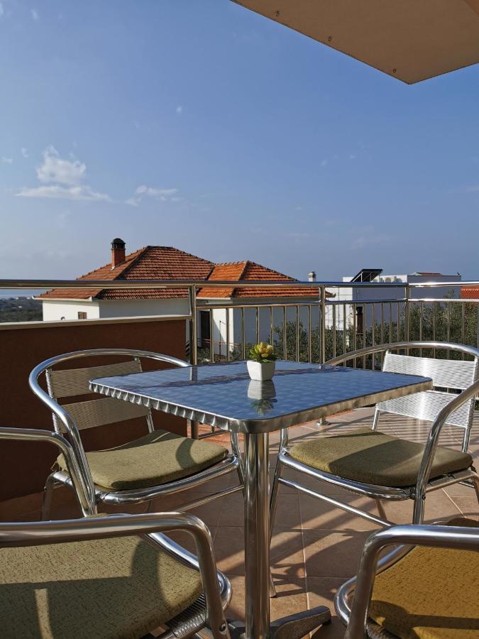 Alena 1 I 2 Apartment *