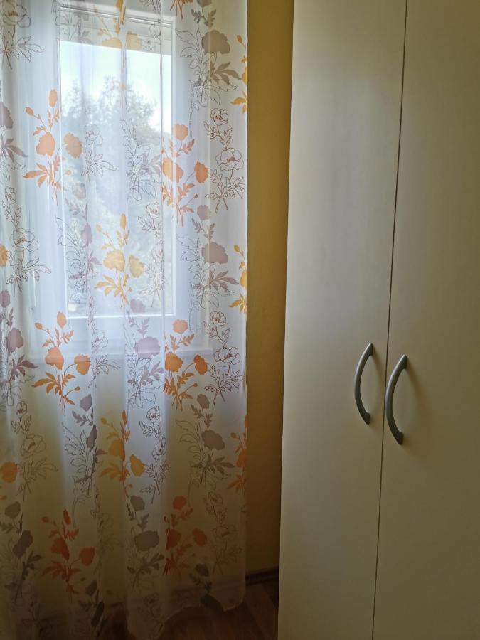 Alena 1 I 2 Apartment