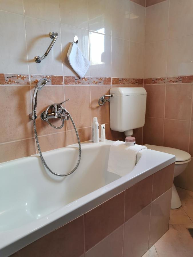 Alena 1 I 2 Bibinje