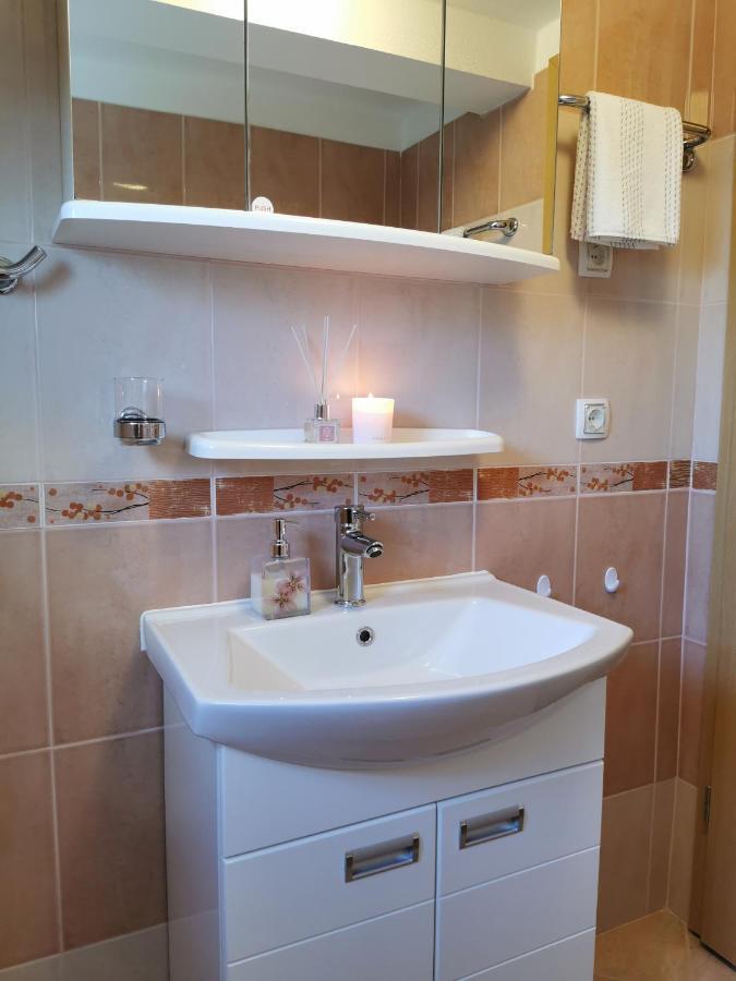 Alena 1 I 2 Apartment